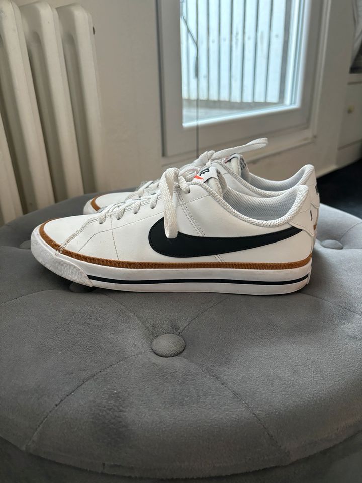 Sneaker Nike  Court Legacy Low top Gr UK 6 EUR 39 in Bremen