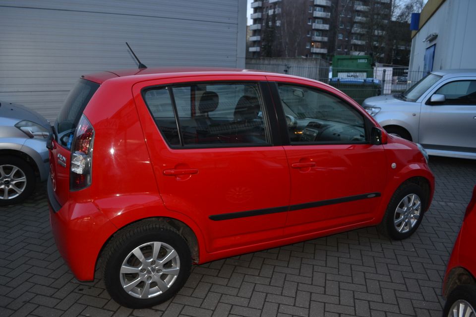 Daihatsu Sirion 1.3 Klima I Hand Sehr gepflegt 8 Fach bereift 12G in Hamburg