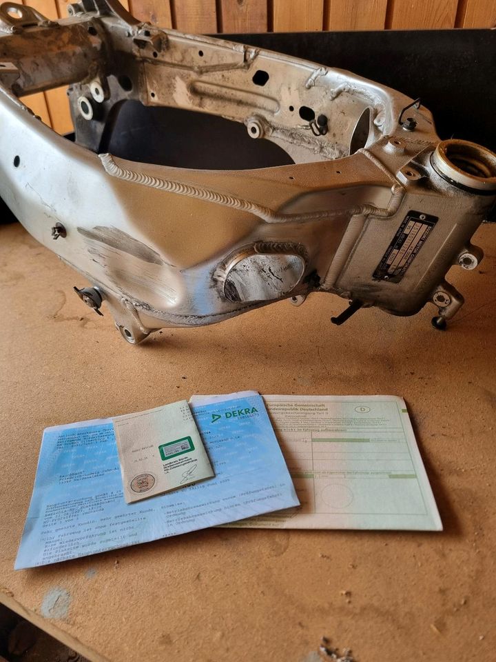 Suzuki GSXR 750 600 750 1000 Rahmen mit TÜV in Haldensleben