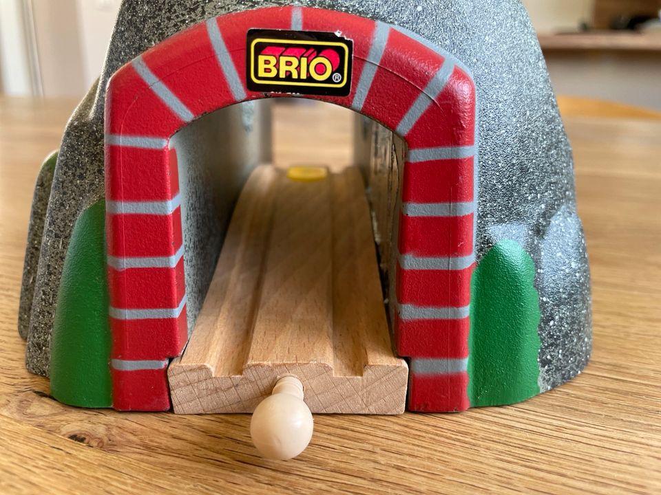 Brio Tunnel für Holzeisenbahn mit Ton in Wettenberg