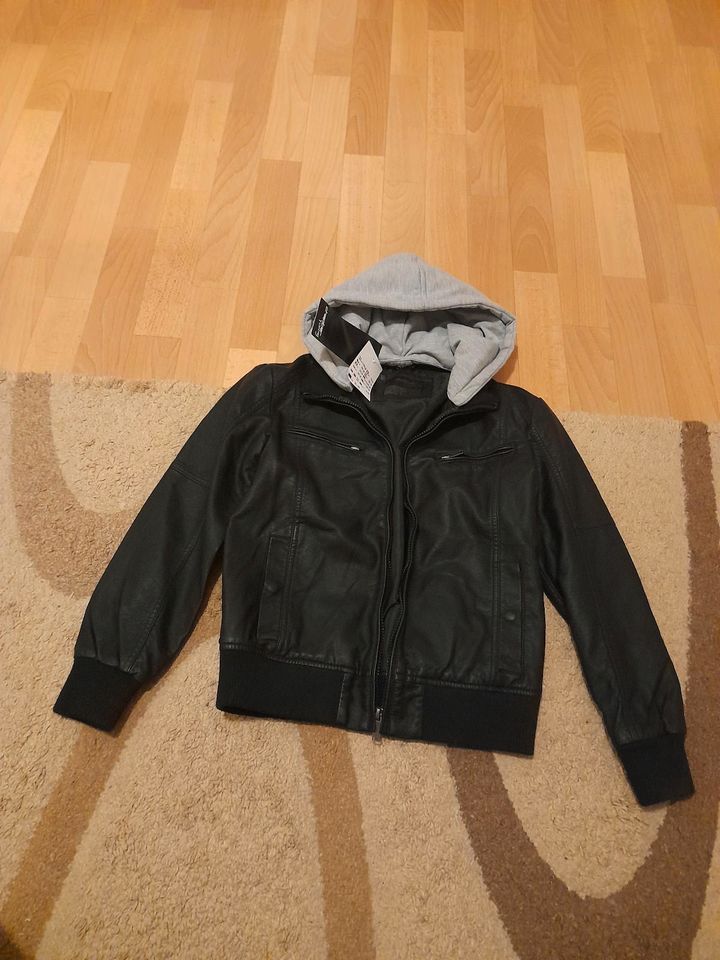 Kinder JACKE  Gr.134-140   Neue in Cloppenburg