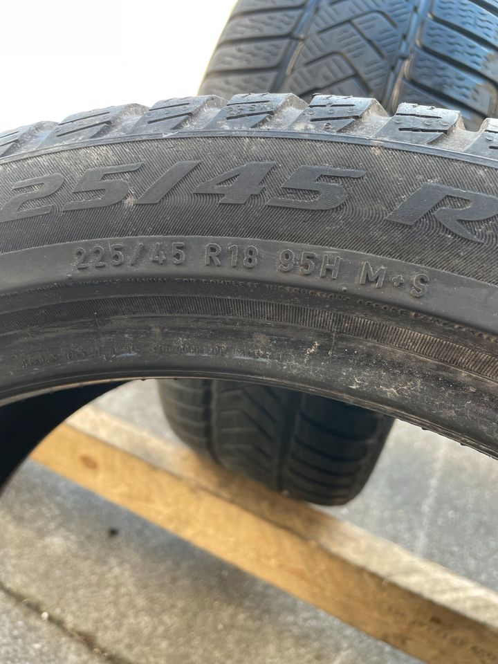 2x 225/45 R18. 95H Winterreifen ❄️M+S, Pirelli ✅ in Lenningen