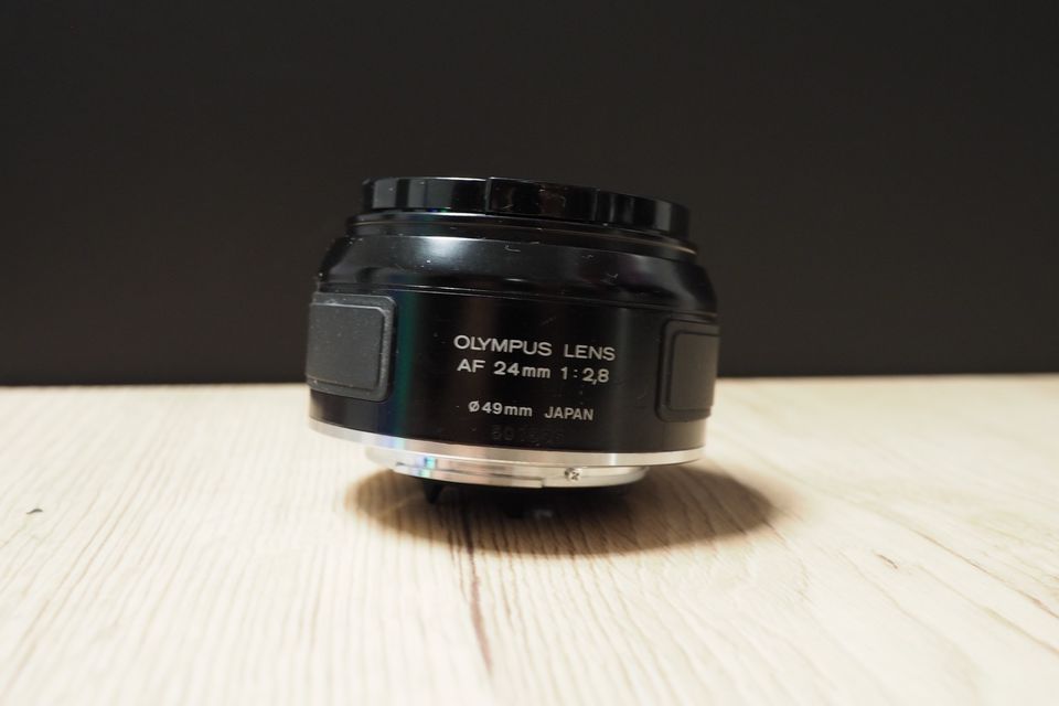 Olympus Lens AF 24mm 1: 2,8 in Wiesbaden