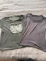 Comma Shirts Gr. 40 grün mit Goldprint Hessen - Flörsheim am Main Vorschau