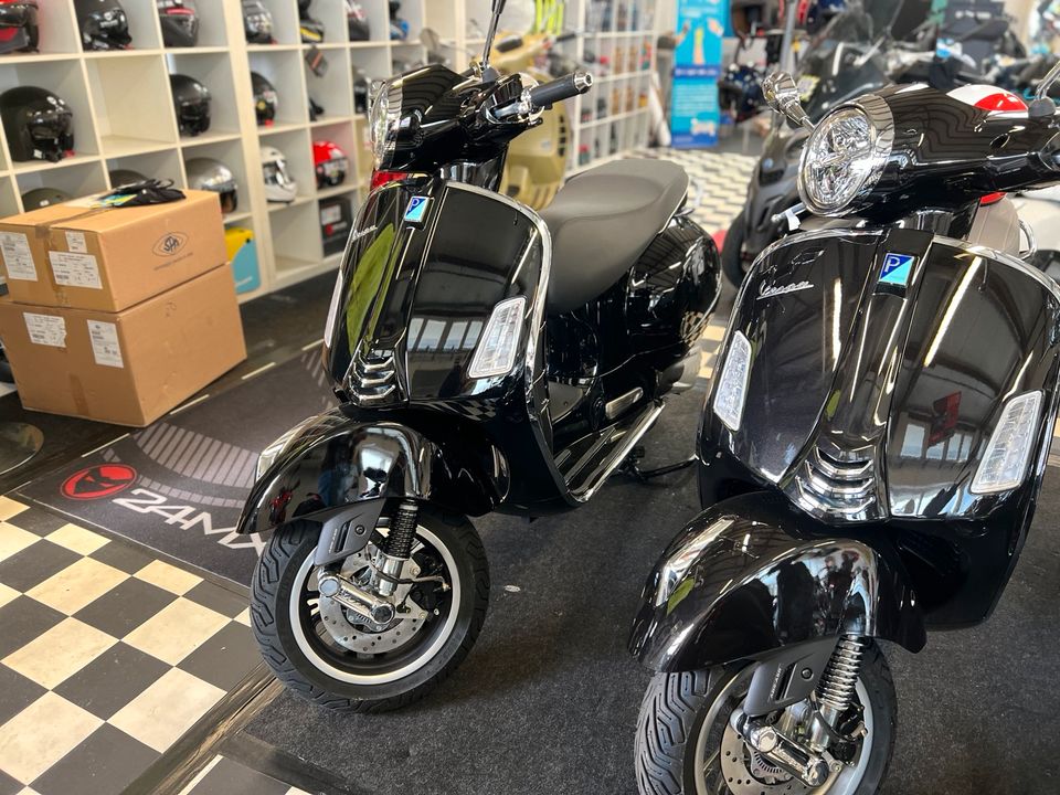 Vespa Gts Super 300 E5 Facelift Modell 2023 in Leverkusen