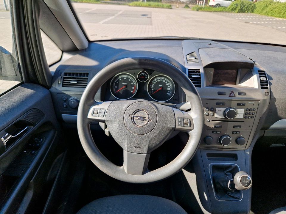 Opel Zafira 1.6 7-Sitzer AHK TÜV Neu in Wilhelmshaven