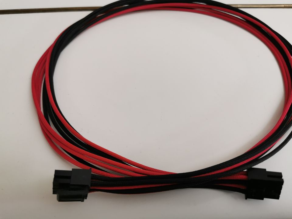 Cablemod Kabelsleeve Schwarz/Rot Kabelset in Ludwigsau