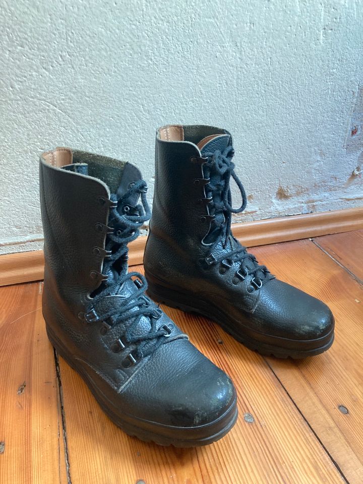 Schweizer Armee Lederstiefel in Berlin