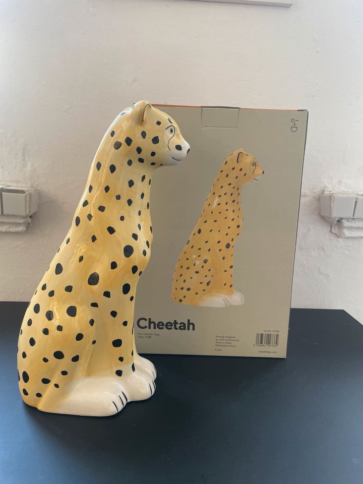 DOIY Design Cheetah Vase Leopard in Köln