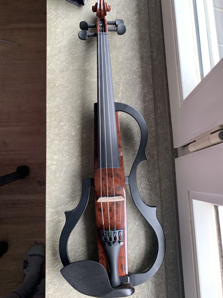 Harley Benton HBV 990BEM 4/4 Electric Violin in Tellingstedt