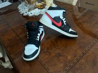 AIR JORDAN 1 MID SCHWARZ CHILE ROT WEISS Köln - Kalk Vorschau