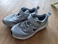 Nike Sneaker Turnschuhe, Größe 30 Hessen - Mainhausen Vorschau