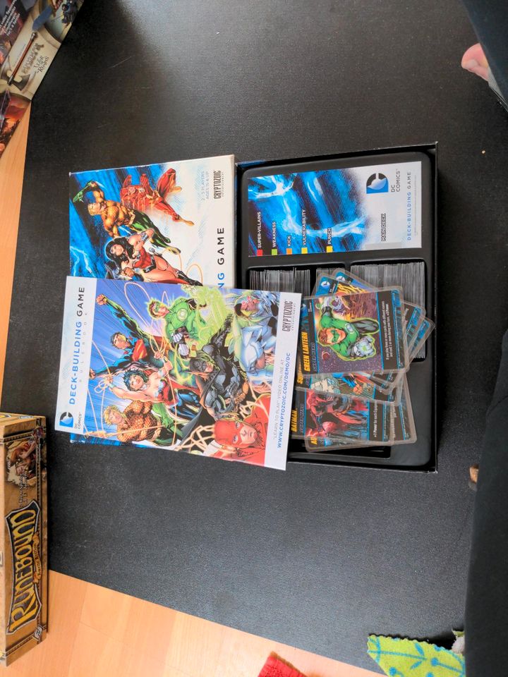 DC Comics Deck building Game auf Englisch in Duisburg