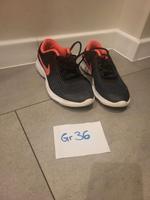 Nike Turnschuhe schwarz gr 36 Bayern - Hammelburg Vorschau