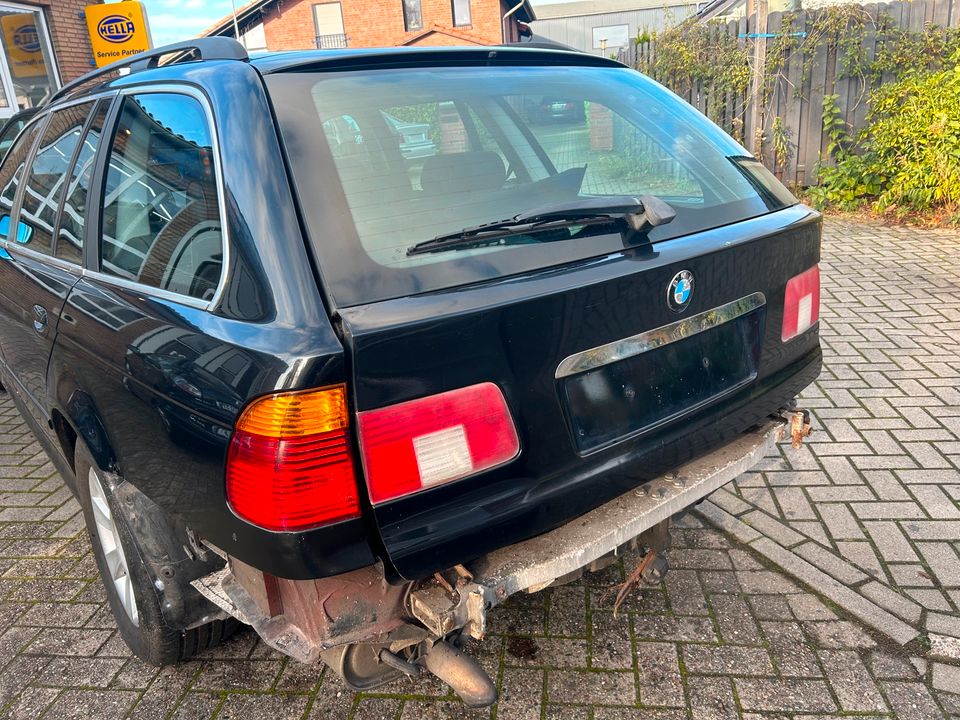 BMW E39 520d Touring Kombi Ersatzteile Schlachtfest Teile in Delmenhorst