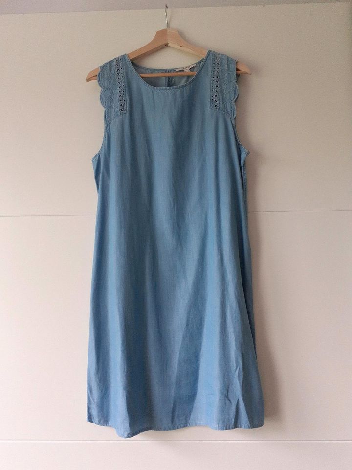 Neues Kleid von Esprit in Größe 40 in Hepstedt