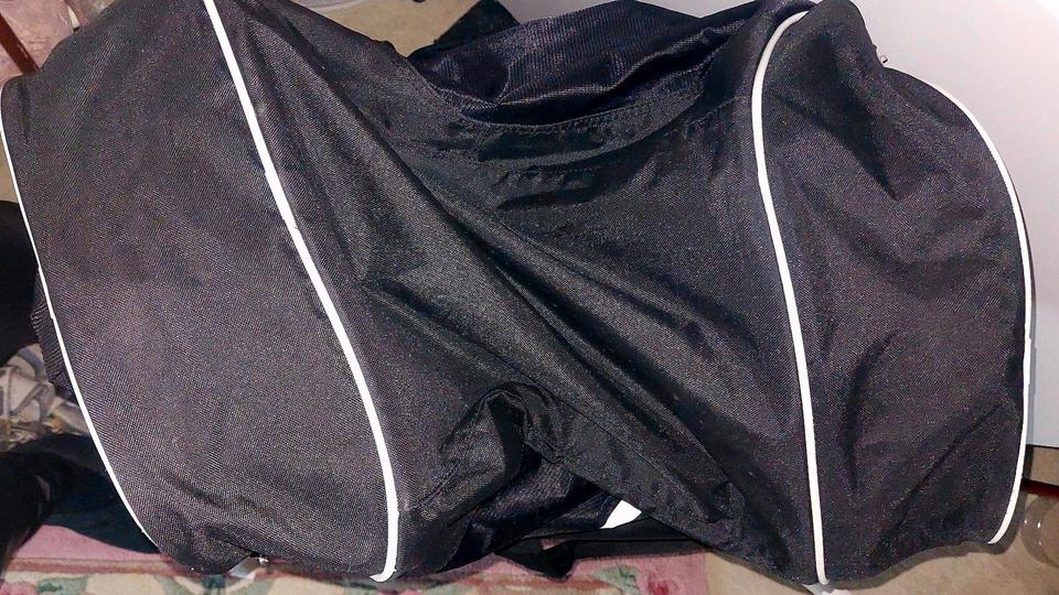 Original große Trainingstasche von Nike in schwarz, gebraucht. in Hannover