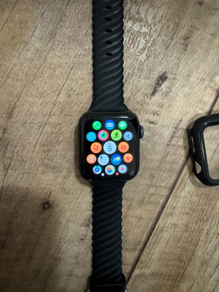 Apple Watch 6 40mm GPS Version in Kamenz