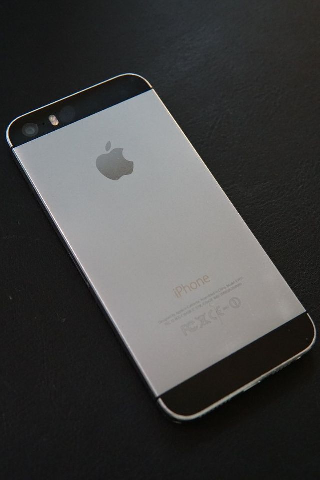 iPhone 5s 16GB Space Grey in Bremen