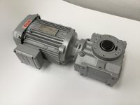 SEW-EURODRIVE Getriebemotor SA57-DRN90L4-TH-DH 5.90/3.40A 1.5kW Nordrhein-Westfalen - Korschenbroich Vorschau