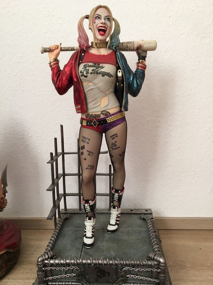 Prime 1 Studio Suicide Squad 1/3 Harley Quinn EX Version in Frankfurt am Main