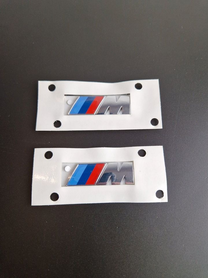 2x Neu BMW M-Logo M-Embleme Aufkleber BMW 1er 2er 3er 4er 5er 6er in Rodgau