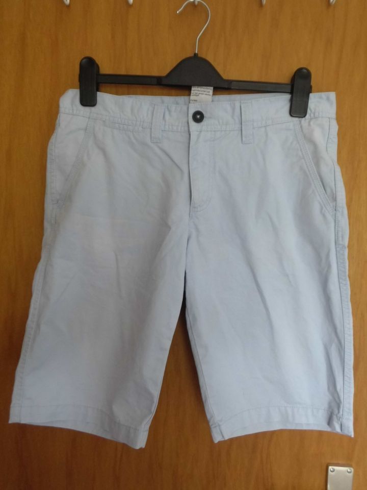 Hellblaue Shorts aus Baumwolle für Herren in Gr. 48 in Schwülper