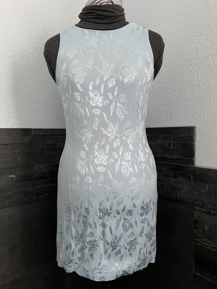 Kostüm, Gr. 38/M, Farbe Eisblau in Leun