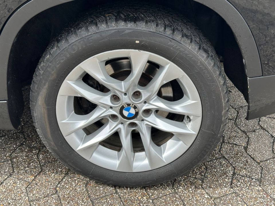 BMW X1 sDrive20d Sport Line - 1.Hand - Navi - Xenon in Bornheim