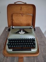 alte Schreibmaschine Erika, Kofferschreibmaschine Brandenburg - Welzow Vorschau