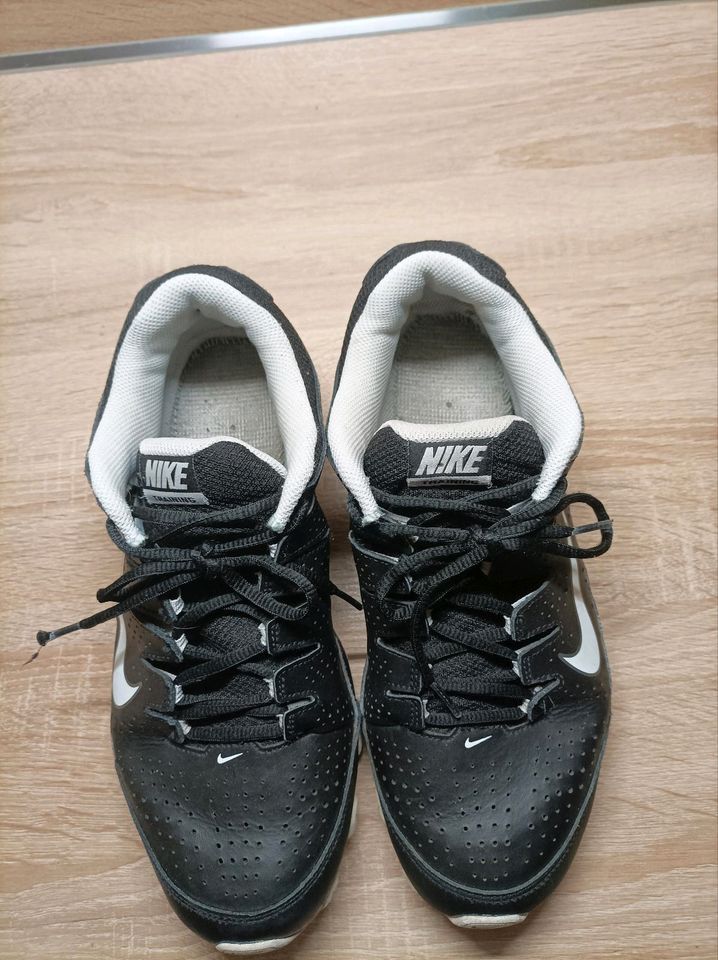Nike Schuhe  Reax  Größe 44 in Bargstedt (Holst)