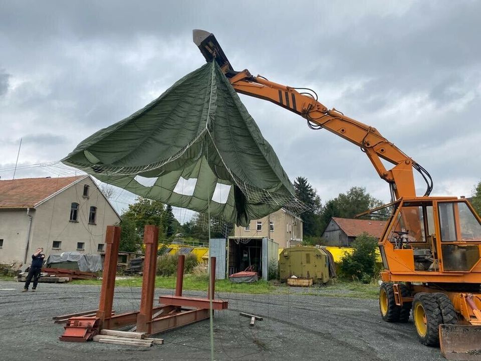 NVA Bundeswehr plane Zelt Festival Fallschirm Sonnenschutz Markis in Markneukirchen