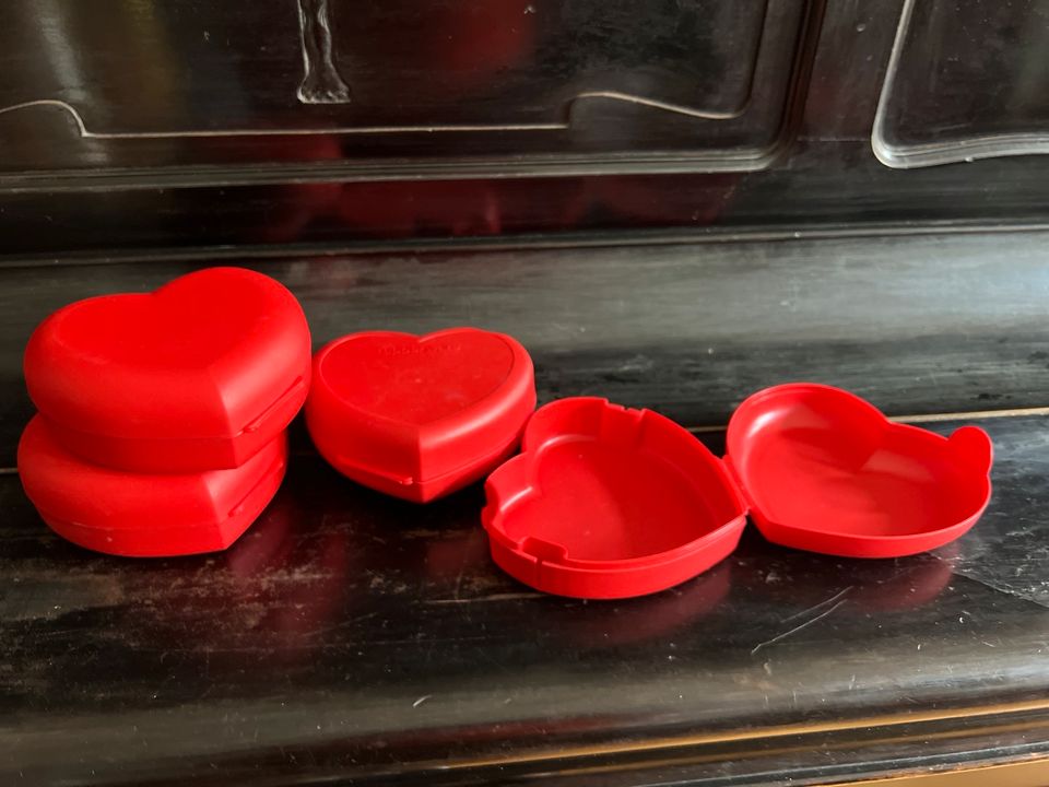 Tupperware 4 Herz/Valentinstag Behälter in München - Au-Haidhausen | eBay  Kleinanzeigen ist jetzt Kleinanzeigen