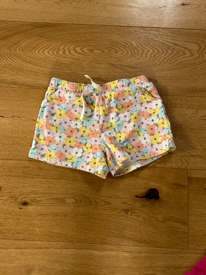 Carter‘s Shorts kurze Hose Mädchen Gr.7 128 Blumen in Rheinzabern