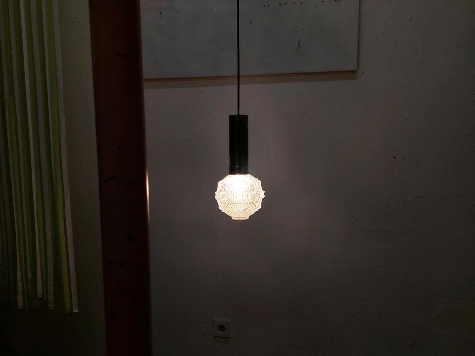 1v3 Vintage Lampe Hängeleuchte Glasschirm 60er 70er Retro DDR in Leipzig