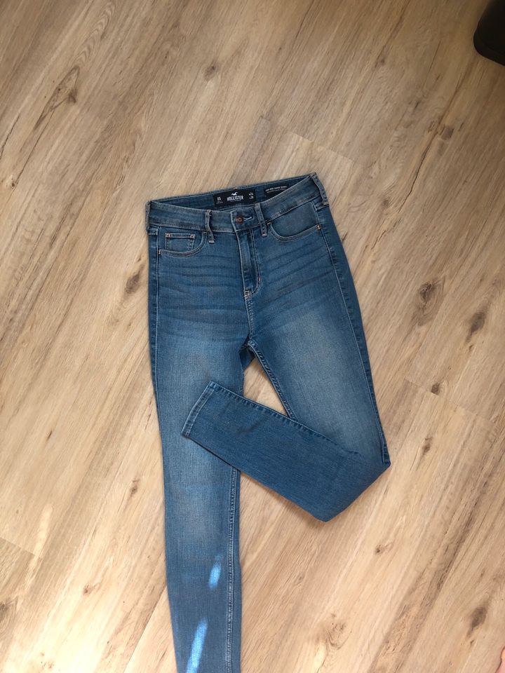 High-Rise Super Skinny Jeans | Hollister | S in Oststeinbek