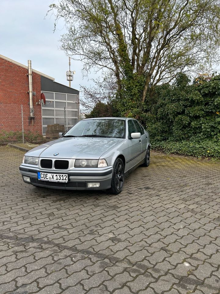 BMW E36 320i in Nottuln