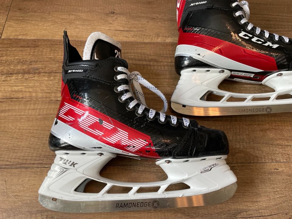 CCM Jetspeed FT4 Pro Eishockey Schlittschuhe 8 Tapered in Lampertheim