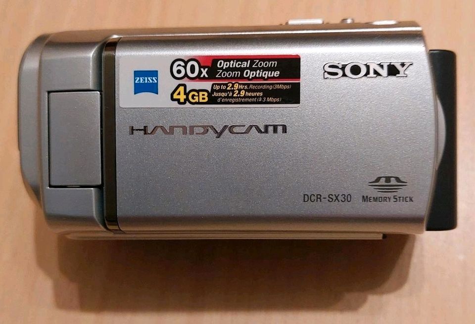 Sony Handycam DCR-SX 30 in Schemmerhofen