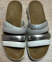 CAPRICE Damen Pantoletten Sandalen 27102 weiß Gr. 38 Frankfurt am Main - Bergen-Enkheim Vorschau