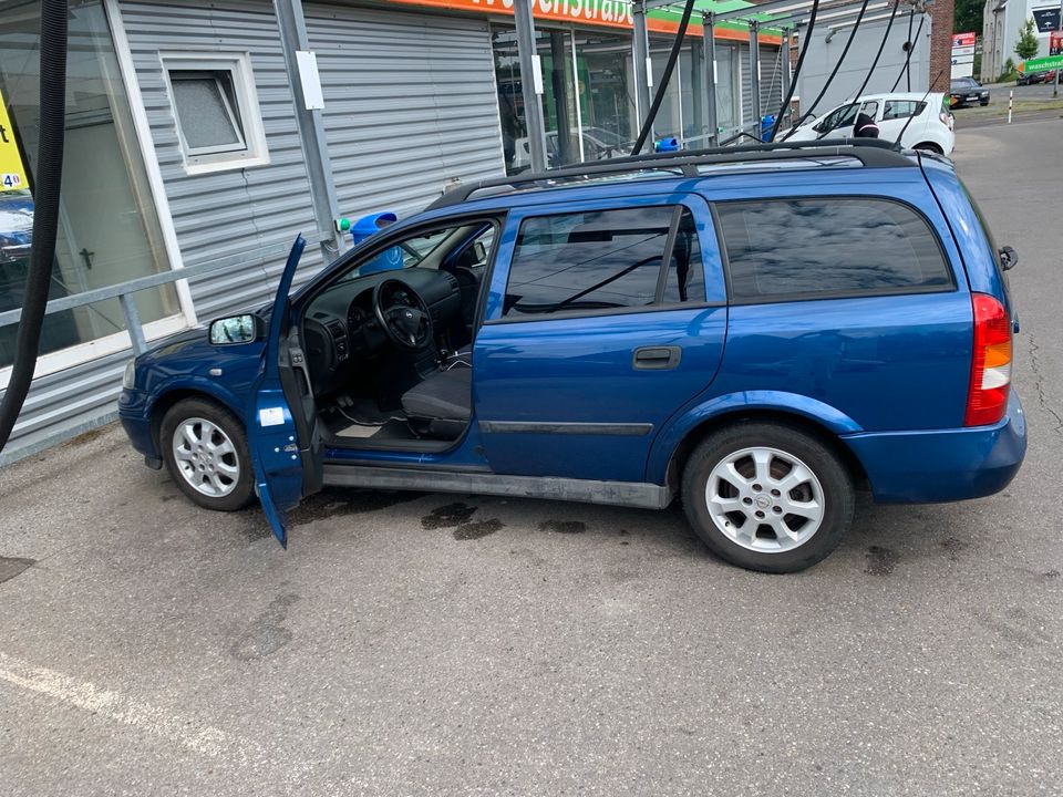 Opel Astra 1,8 Benzin in Bielefeld