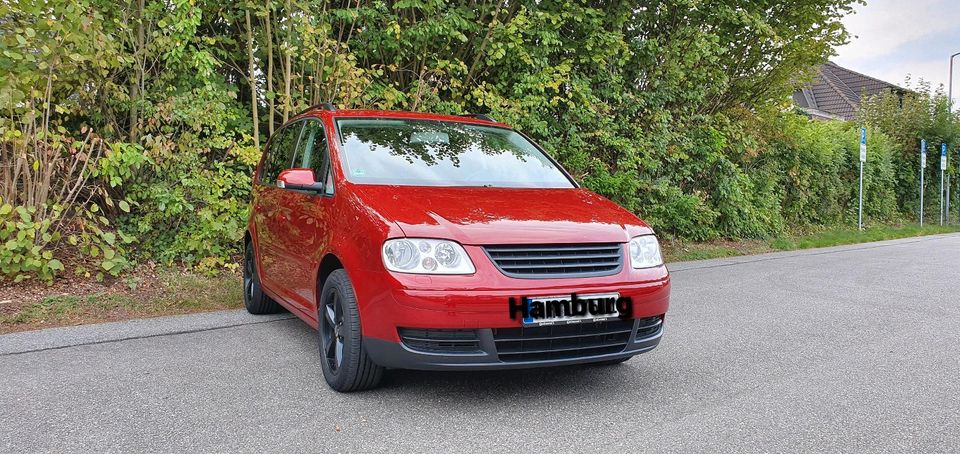 VW Touran 1.6 FSI  Teil/Automatik, rot/NEU Inspektion in Hamburg