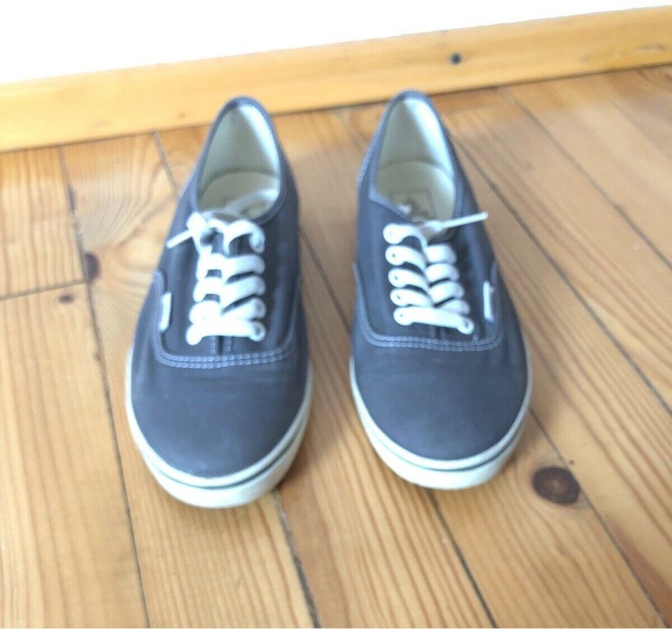 Vans Sneaker grau Gr. 39 in Freisen