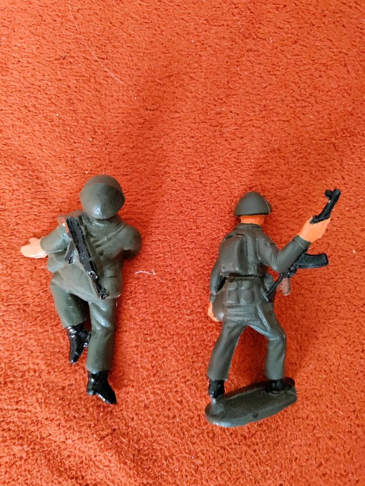 NVA Soldaten aus der DDR, Massefiguren in Eisenhüttenstadt