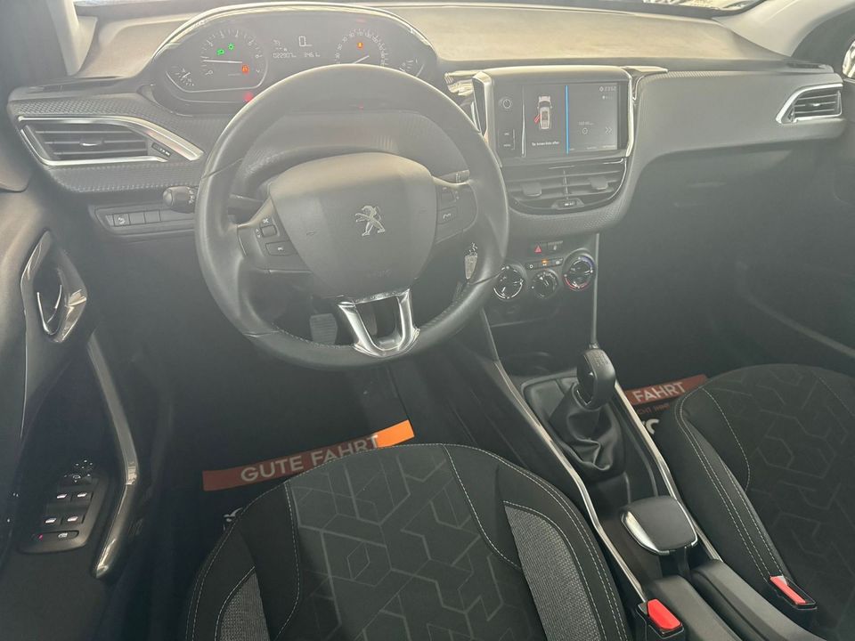 Peugeot 2008 Active*NUR 22 TKM*KLIMA*SHZG*PDC*TEMPOMAT* in Troisdorf