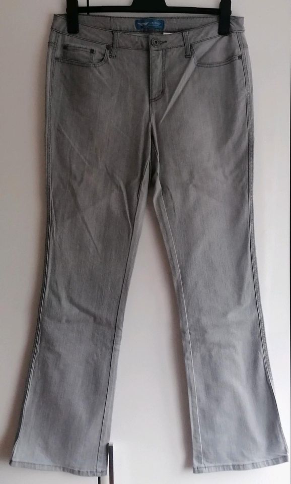 Jeans Jeanshose Hose Schlaghose grau 88er Länge Arizona in Limbach-Oberfrohna