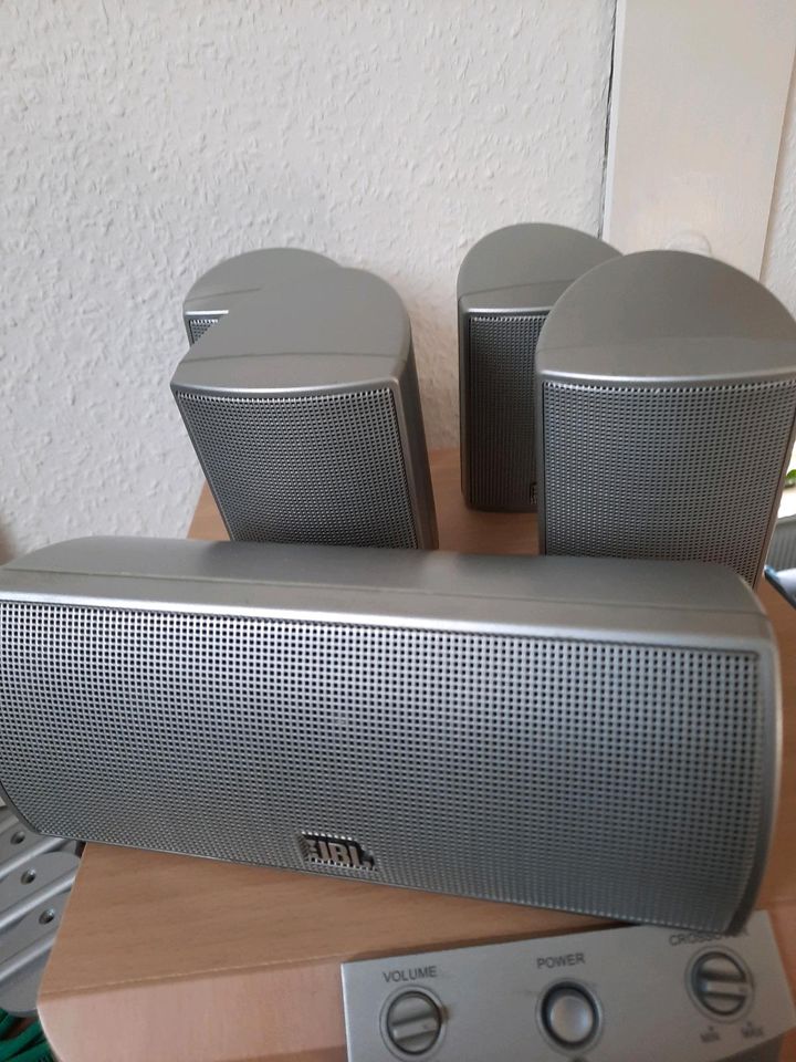 JBL SCS 138 SURROUND SYSTEM mit aktiven Subwoofer in Wilhelmshaven