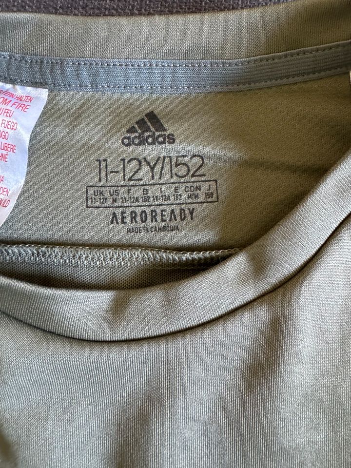 Adidas Shirt in Allersberg
