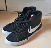 Schwarze Nike Schuhe Sneaker High Cut Gr. 40 - TOP Zustand Baden-Württemberg - Aidlingen Vorschau