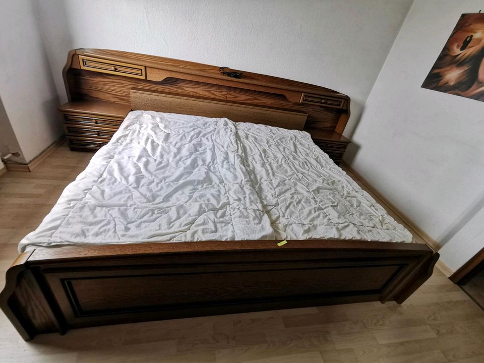 Doppelbett, Bett, großes Bett in Merchweiler